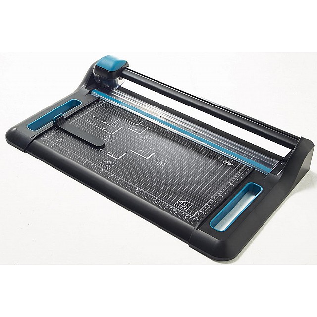 AVERY ROLSNIJMACH PRECISION A3
